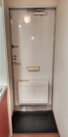 レオパレスＫ．グランスペランザの玄関