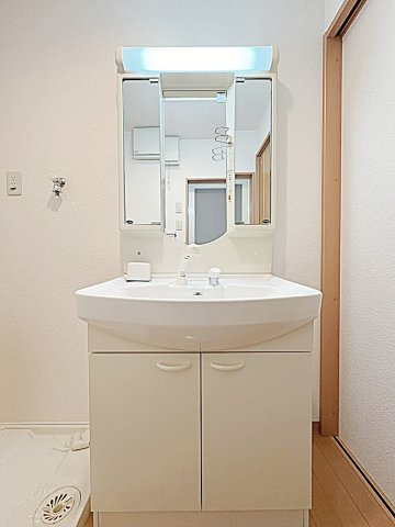 ルース　リーリヤの独立洗面台