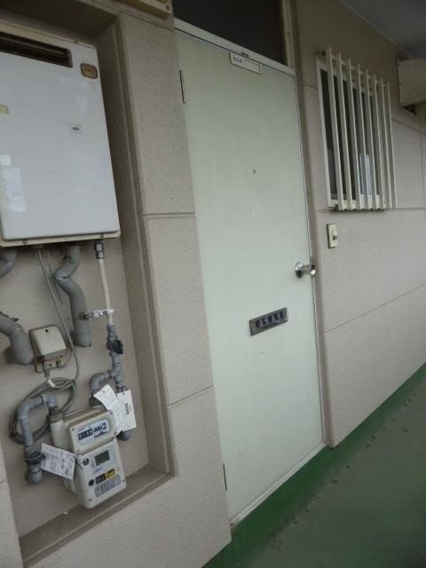 ヒルズ池下　Ｂ棟の玄関
