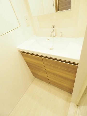新品家具付きマンション亀戸3(KaGood東京)の独立洗面台