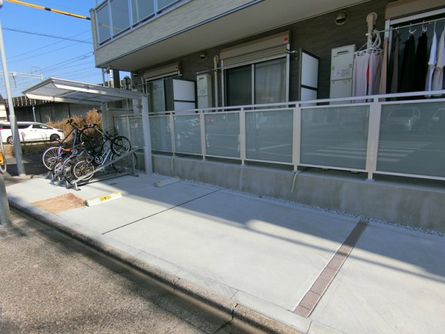 リブリ・露橋の駐車場