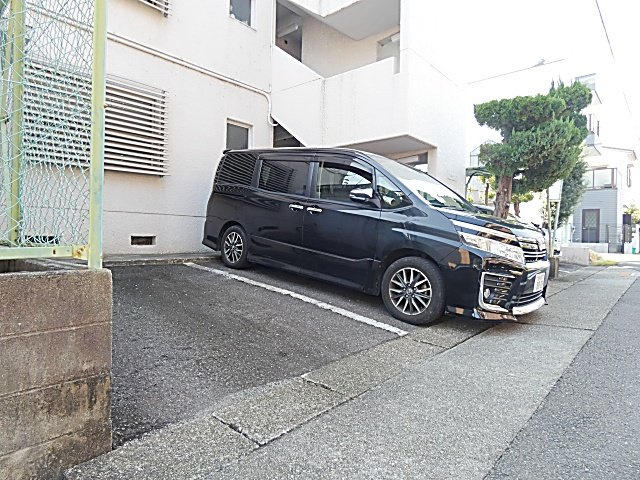 第２美芳ハイツの駐車場