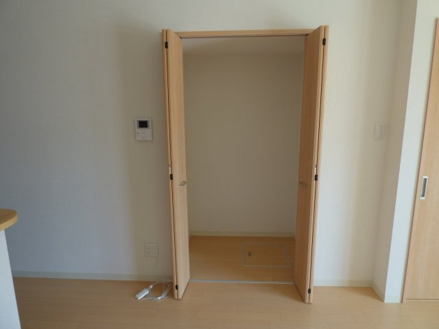 エルフィー南川の収納|ＬＤＫにある階段下収納です