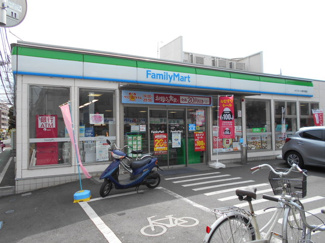 ファミリーマートルミエール府中前店まで100ｍ