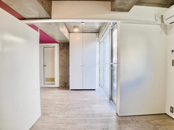 ビーワンの居間・リビング