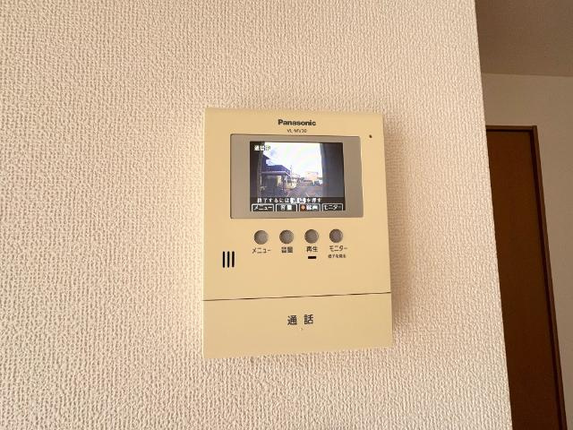 メゾン・ド・ルピナス1号館の内装|カメラ付インターホン