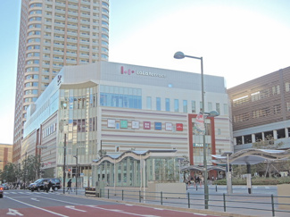 ららテラス武蔵小杉店まで550ｍ