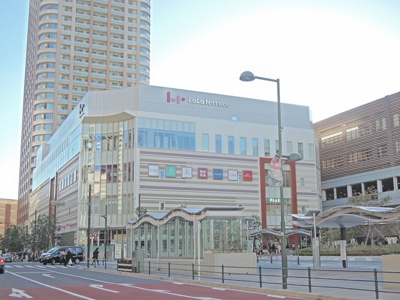 ららテラス武蔵小杉店まで550ｍ