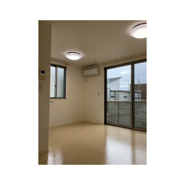 羽島郡笠松町江川のアパートの居間・リビング