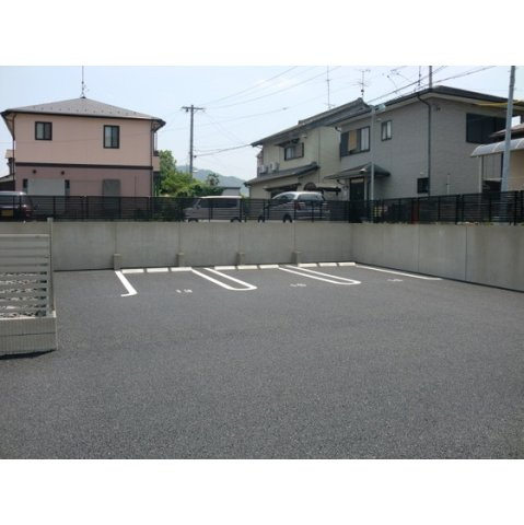 鷺山駐車場の外観