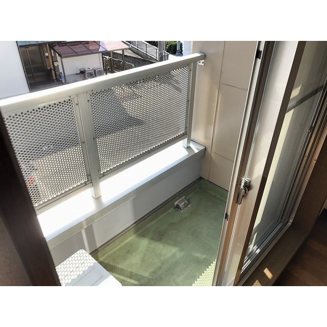 京屋ビルのバルコニー