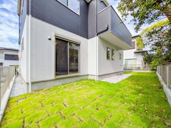 横浜市栄区桂台南２丁目の新築一戸建の庭|荷物を置くのもよし！お好きなお花を置いてみるのもよし！
色々な用途で使えるスペースです。