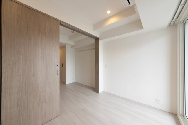 RESIDENCE　KOENJIの寝室|落ち着いた色調の寝室です