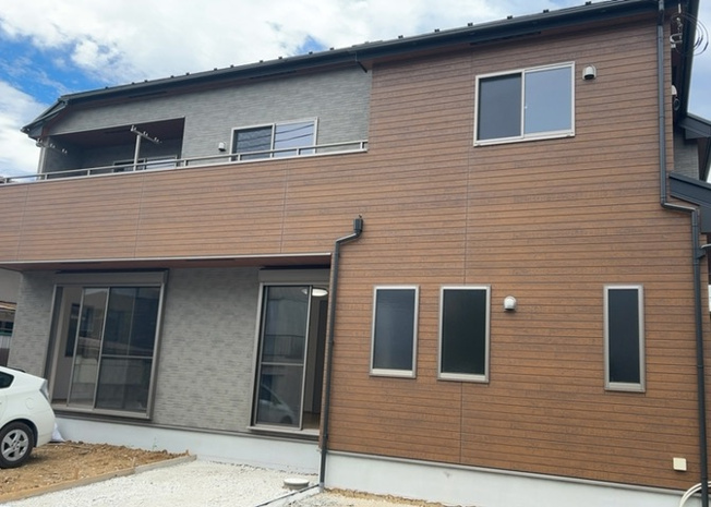 【外観】 | 2026年9月完成予定の木造2階建て新築一戸建て住宅です。南東側5.0m公道に接した陽当り良好な整形地。建物面積138.15㎡のゆとりある5LDKで、ご家族皆様でゆったりと生活していただけます。