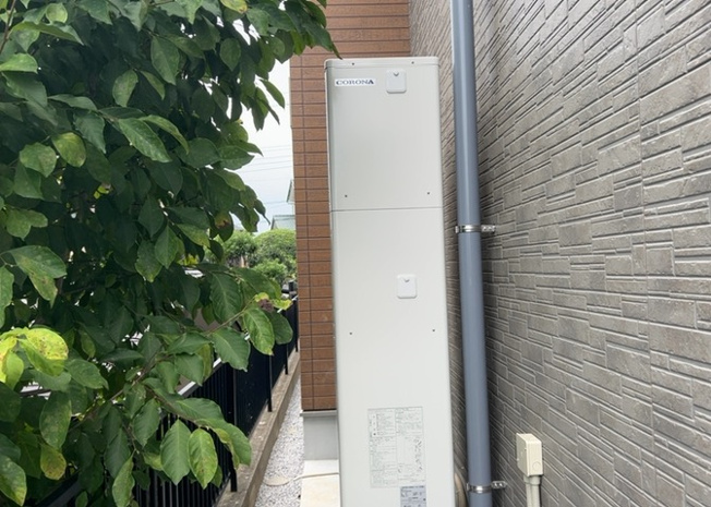 【発電・温水設備】 | 環境にもお財布にも優しいオール電化仕様を採用。省エネ性能に優れた給湯システムを完備しており、光熱費の削減にも貢献します。火を使わない安全な暮らしで、小さなお子様やご高齢の方も安心していただけます。