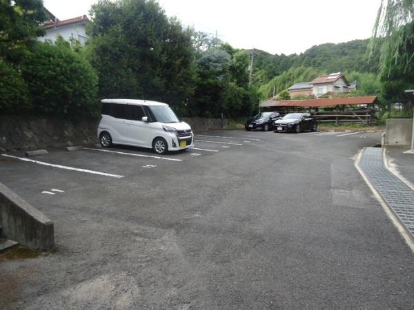 【駐車場】