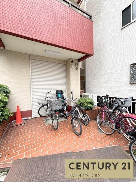 シティハイツ市岡の駐車場|駐輪場