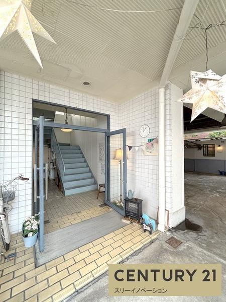 サンハイツ市岡のエントランス|★かわいいエントランス★