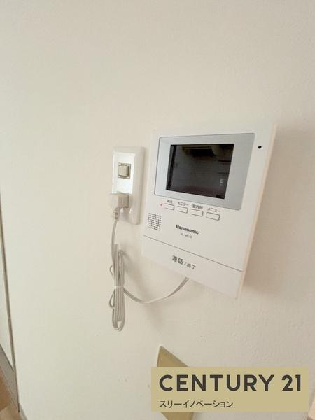 サンハイツ市岡のセキュリティ|★ＴＶモニター付きインターホン！★