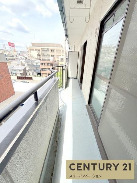 サンハイツ市岡のバルコニー|★明るいバルコニーです★