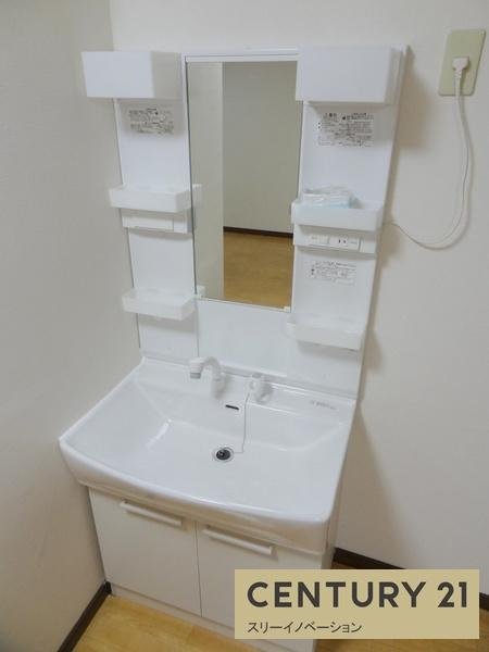 南恩加島6丁目貸家の洗面所|★シャンドレ付き独立洗面★