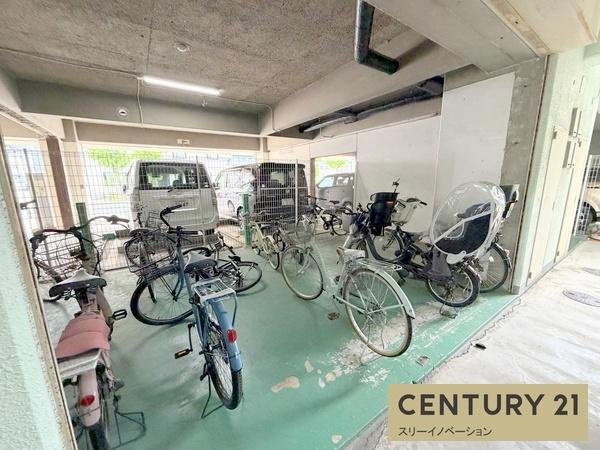 メゾンロイヤルの駐車場|★駐輪場★