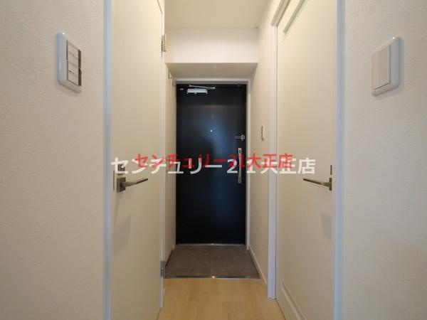 クローバー・レジデンス弁天町の玄関