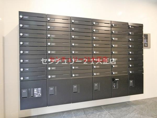 クローバー・レジデンス弁天町のエントランス