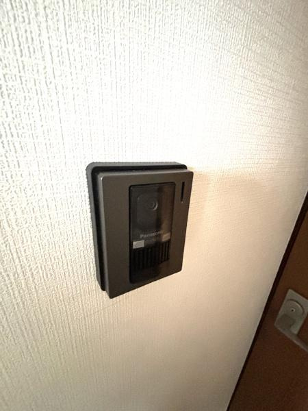 福井ビルの玄関