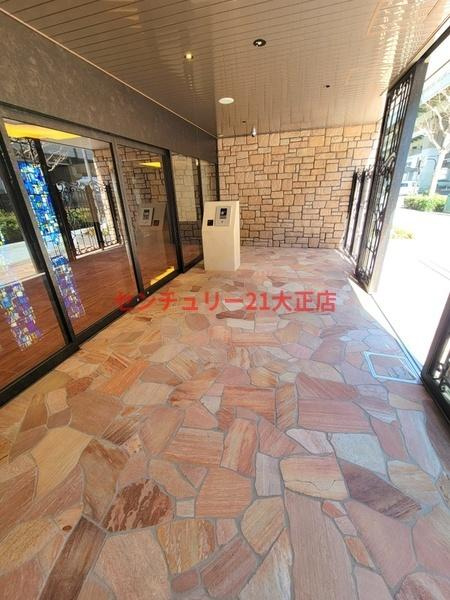 プレジオ弁天町のエントランス