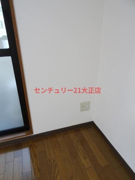 ラプティメゾン大正の洋室