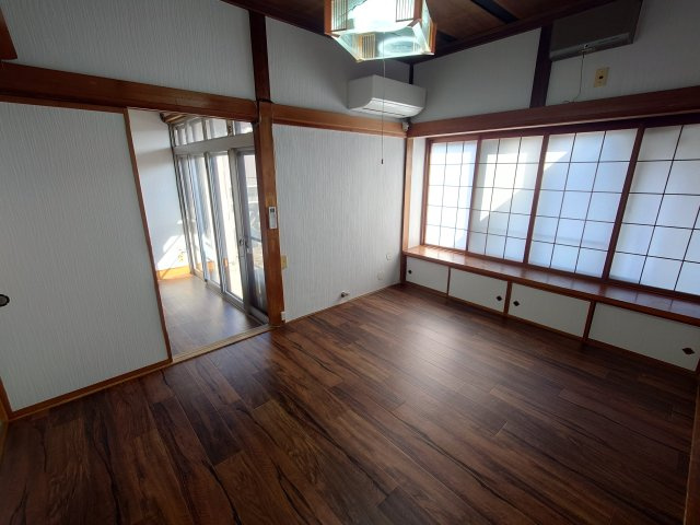 水橋辻ヶ堂貸家の洋室|使い勝手のいい洋室です