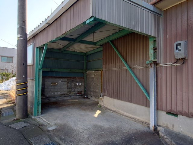 水橋辻ヶ堂貸家の駐車場