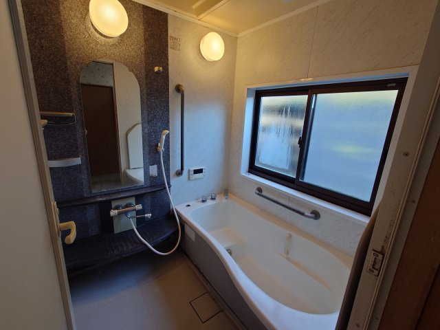 水橋辻ヶ堂貸家の浴室|落ち着いた空間のお風呂です