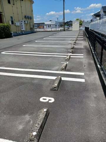 サン・カンナ・リリー　Ⅰの駐車場