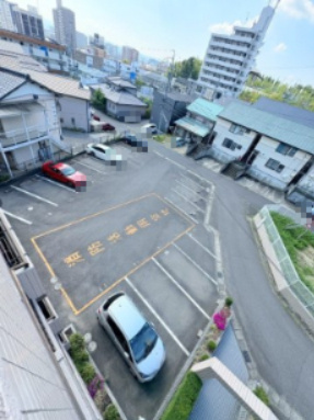 サフィニアＭＩの駐車場