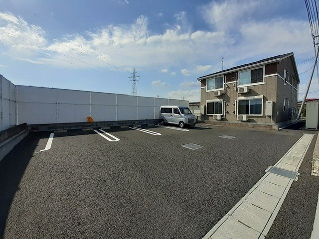 アマーレ　テゾーロの駐車場