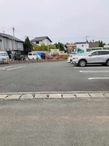 ライフ　グローブの駐車場