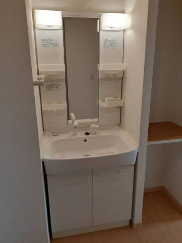 ライフ　グローブの洗面所