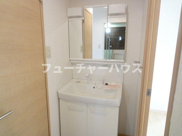 ニューシティテラカドの洗面所|広い洗面スペース