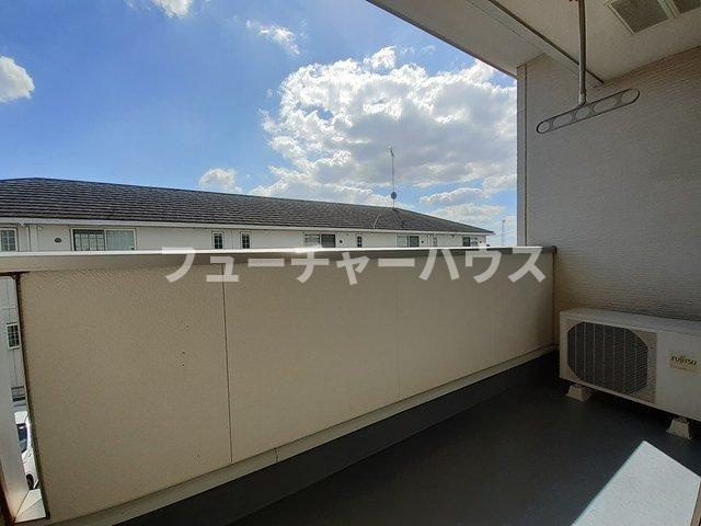 エバーグリーンのバルコニー|広々としたバルコニーです
