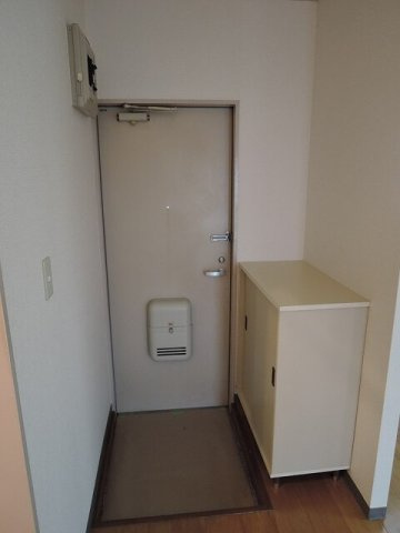 ハイムキザキの玄関