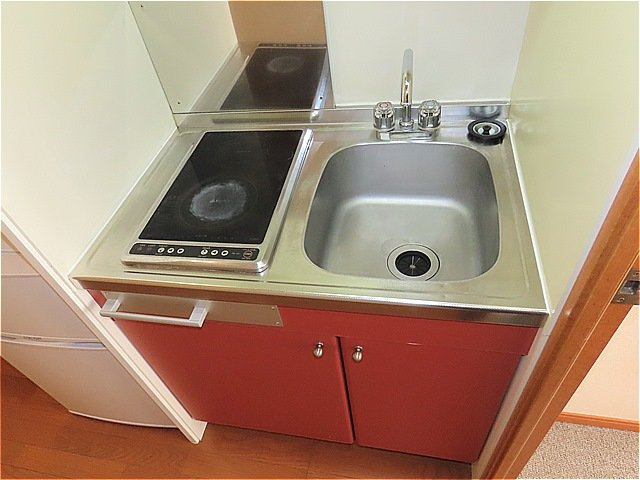レオパレス蒼久保のキッチン|2口の電気コンロまたはIHコンロとなります