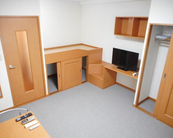 レオパレス信濃の居間・リビング|家具家電が備え付けのお部屋です