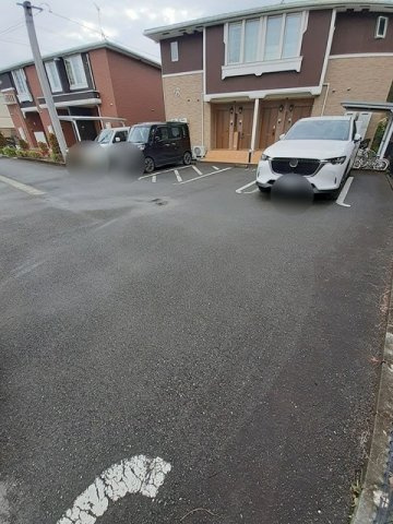 エレガンテ　プレッソⅡＢ棟の駐車場