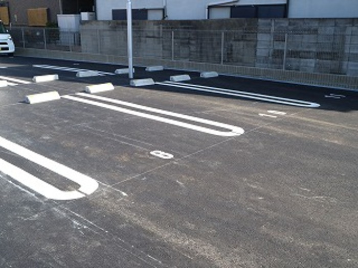 Harmonycourtの駐車場