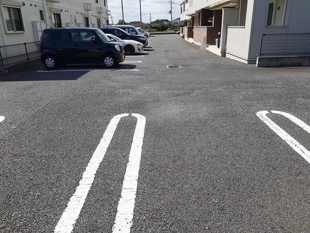 エバーグリーンの駐車場