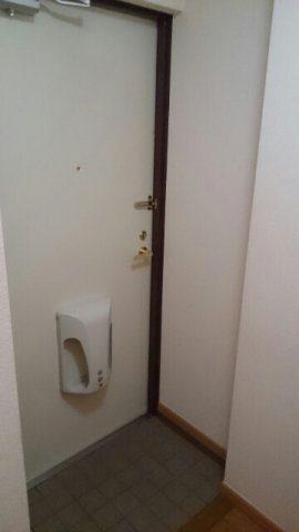 セモア中山の玄関