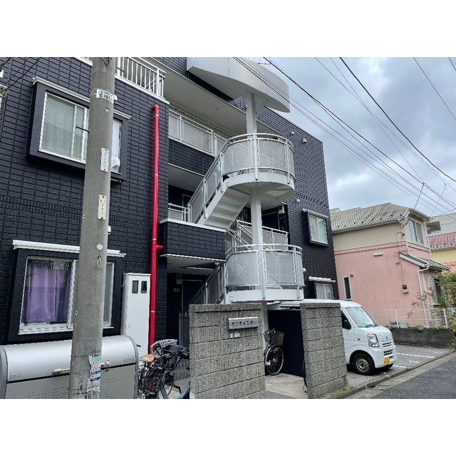 サンライズ中川のエントランス