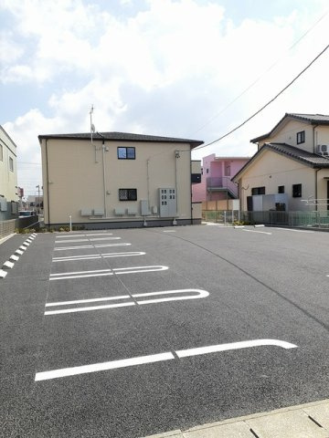 フローラルメゾン　Ｆの駐車場